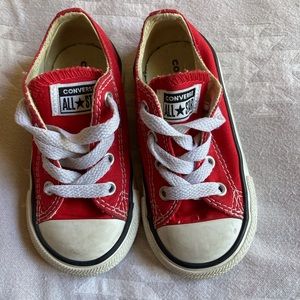 Converse red